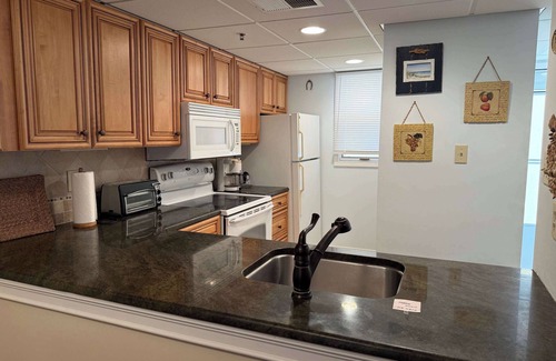 Avalon Condo | Sea La Vie: Oceanview Condo with Pool