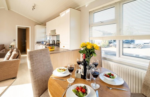 Leiston Cottage | Sea La Vie - sleeps 4 guests in 2 bedrooms