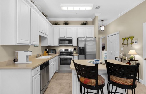Seagrove Beach Condo | Sea La Vie | Stylish 3BR Condo in Seagrove | Walk to Beach | Sleeps 7