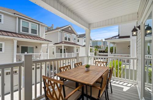 Myrtle Beach House | Sea Level - Across from Ocean Dog Friendly Garage