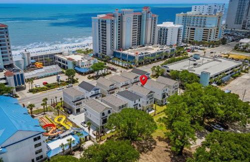 Myrtle Beach House | Sea Level - Across from Ocean Dog Friendly Garage