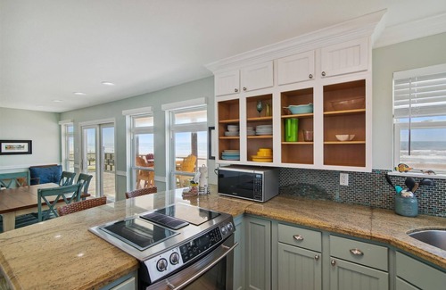 Bermuda Beach House | Sea Loft | Newly Renovated, Beachfront!