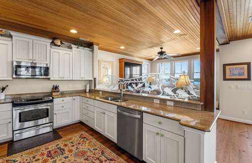 Ocracoke House | Sea Moor Lake: Harborfront with amazing views. Heated Pool.