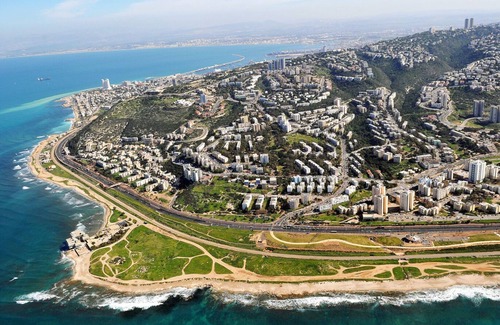 Haifa Apartment | Sea & Mountain View Apt in Upscale Area, Fast Wi-Fi, Minutes from Carmel Center