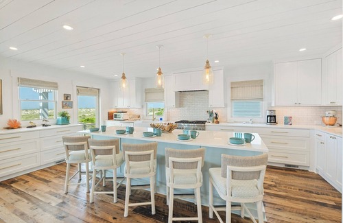 South Beach House | Sea Oats Cottage is a 5 BR/5 BA South Beach second-row oceanfront retreat!