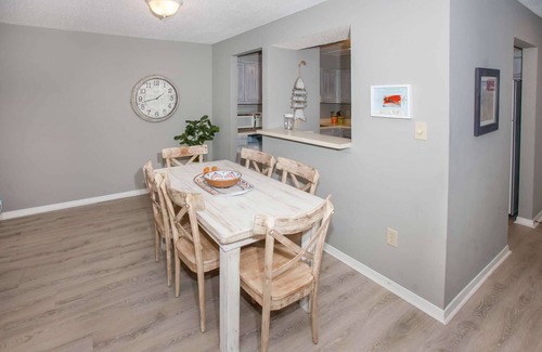 Gulf Shores Condo | Sea Oats I-103 ~ Pet Friendly ~ Pool, Beach Access + $400 FREE Activities Daily ~ Zoo/Golf + More