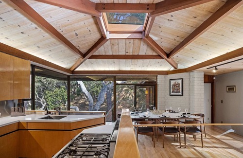 Rancho Rio Vista House | Sea of Tranquility: Iconic Glass House in Forest Glade 3BR2BA 30Night min