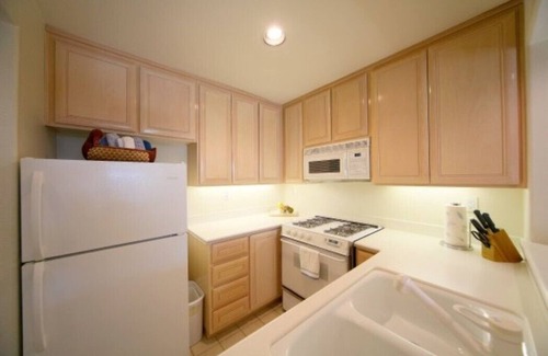 East Beach Apartment | Sea Otter in Por La Mar by the beach