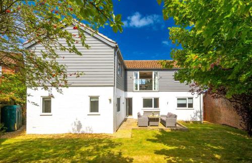 Brancaster House | Sea Peeks