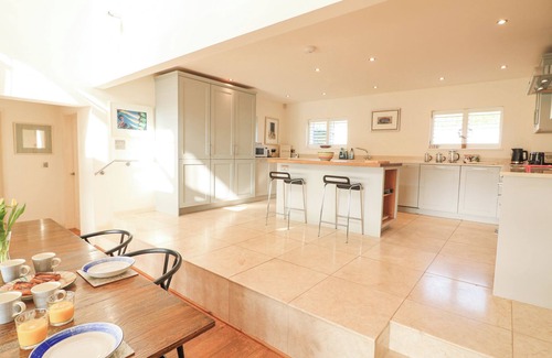Thurlestone Cottage | SEA PEEP, family friendly, luxury holiday cottage in Thurlestone