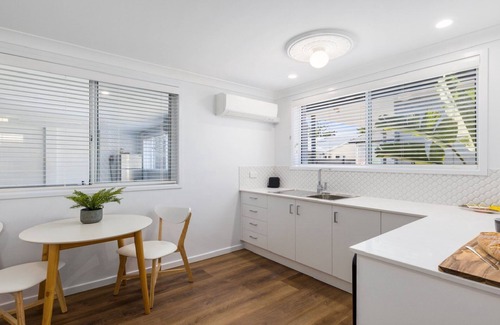 Sawtell House | Sea Pine Studio - Couples Dream, Pet Friendly, Corporate Stay