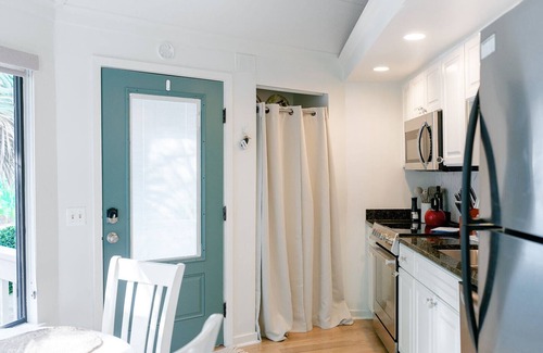 Oceanside House | Sea Pines cottage dream, 5-minute walk to beach, pool, pet friendly