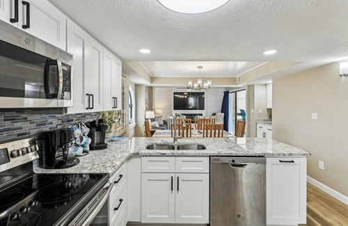 North Myrtle Beach Condo | Sea Pointe 901- Luxurious 5BR Corner Unit- Pool
