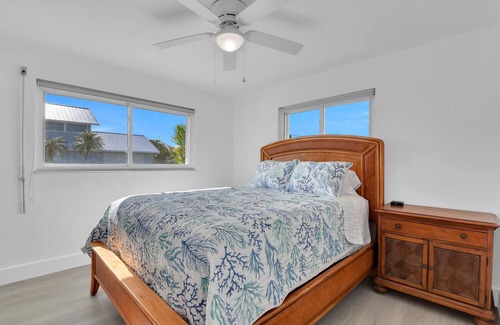 Matlacha Cottage | Sea Renity Cottage - Pet Friendly, Water Views, Matlacha Island!