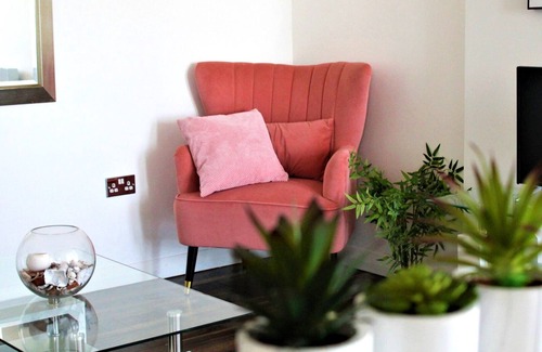 Felixstowe Condo | Sea Road 5 - Beachfront 2 Bedroom Apartment