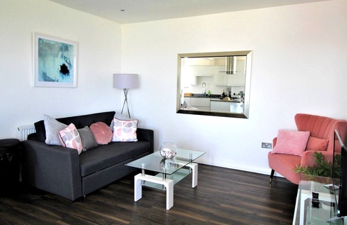 Felixstowe Condo | Sea Road 5 - Beachfront 2 Bedroom Apartment