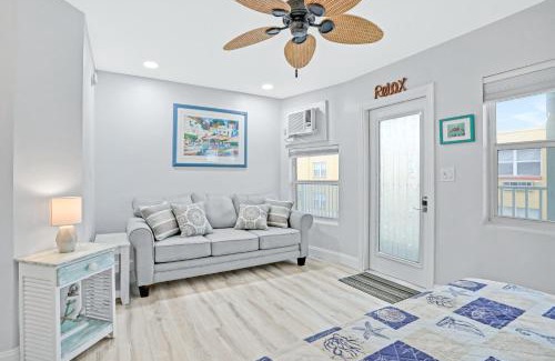 North Redington Beach Hotel | Sea Rocket 21