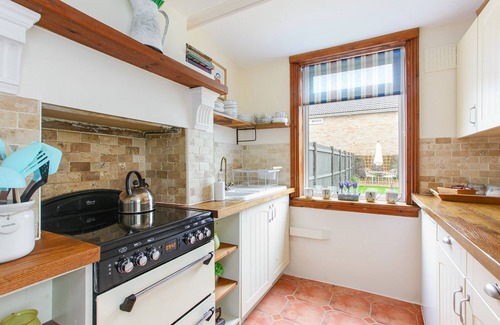 Deal House | Sea Salt Cottage - Dog friendly, mins to beach, Nr to many Golf clubs