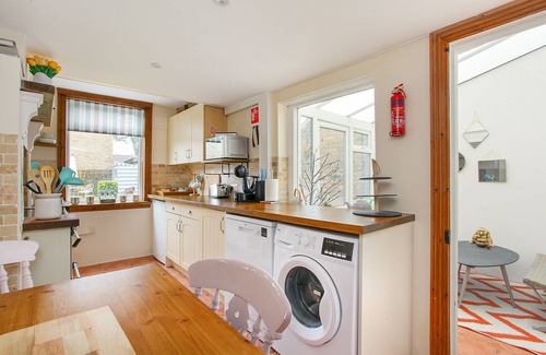 Deal House | Sea Salt Cottage - Dog friendly, mins to beach, Nr to many Golf clubs