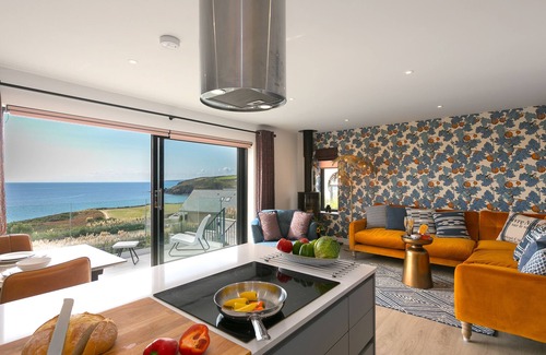 Praa Sands Cottage | SEA SANDS, pet friendly, luxury holiday cottage in Praa Sands