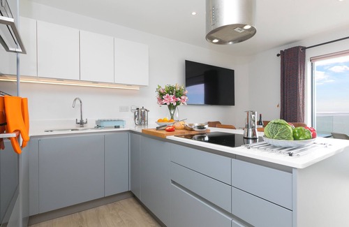 Praa Sands Cottage | SEA SANDS, pet friendly, luxury holiday cottage in Praa Sands