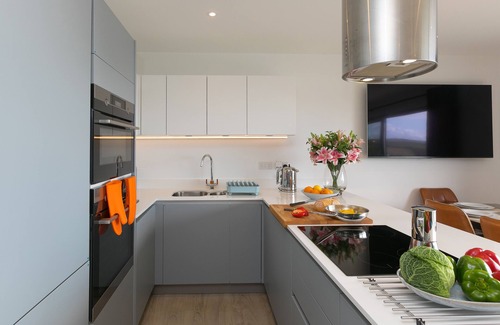 Praa Sands Cottage | SEA SANDS, pet friendly, luxury holiday cottage in Praa Sands