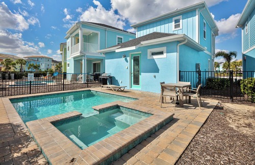 West Kissimmee Cottage | Sea Shell Blue Cottage near Disney with Private Pool and Margaritaville Resort.