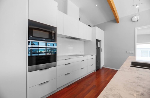 Waihi Beach Cottage | Sea Shells By The Shaw - Waihi Beach Holiday Home