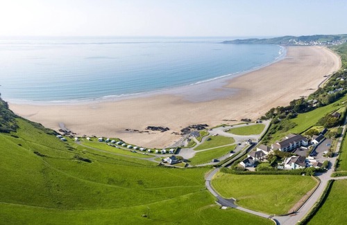 Putsborough Apartment | Sea Shore - FL 30 - One Bedroom Apartment, Sleeps 2