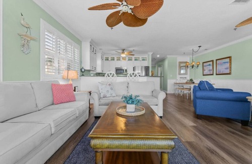 Indian Rocks Beach Apartment | Sea Side #102 Gulf-Front 3BR Condo on Indian Rocks Beach – Stunning Views & Heated Pool