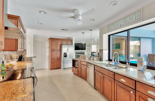 Apollo Beach House | Sea-sons Greetings!