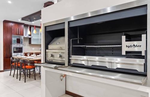 Bloubergstrand Apartment | Sea Spray C101 - Three Bedroom Apartment, Sleeps 6