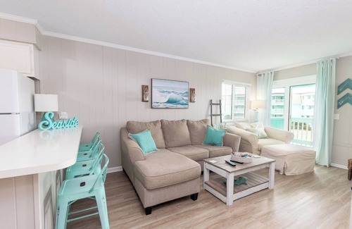 Morehead City Condo | Sea Spray Cottage: Newly Remodeled + Ocean Views