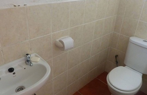 Margate Beach Apartment | Sea Spray - Private Studio Apartment with swimming pool