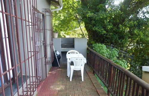 Margate Beach House | Sea Spray - Private Unit with sea view