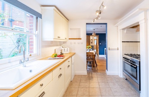 Overstrand Cottage | Sea Thrift House is a beautiful Victorian three storey house, overlooking the cricket ground and tuc