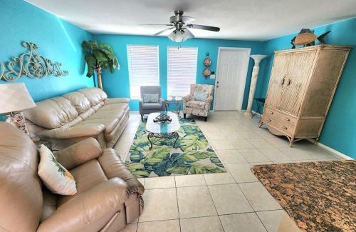 South Venice House | Sea Turtle Sunshine