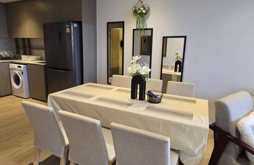 Pratumnak Hill Apartment | Sea View 2 Bed Room Luxury - Perfect Location
