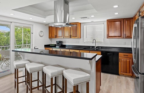 Coury House | Sea View 3bed/2.5 bath with private pool