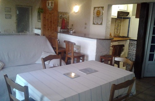 Saint-Palais-sur-Mer Apartment | sea ​view apartment, private walled garden, 1000 m from the beach of the Grande Côte