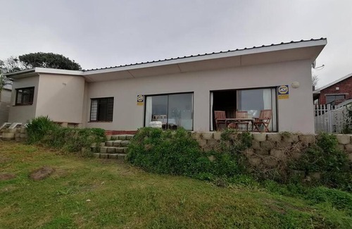 Hermanus House | Sea View a wave from it all