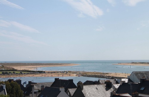 Etel Apartment | SEA VIEW AND HOTEL BAR NEAR BEACHES AND SHOPS