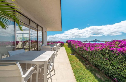 El Tezal Apartment | Sea view Apartment in Vista Vela 1 close by Costco.