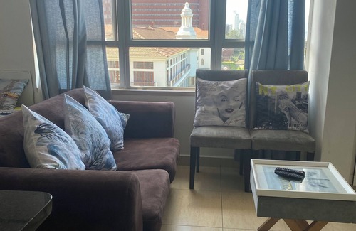South Beach Apartment | Sea View Apartment, 3 min Walk to Ushaka Marine and 1 min Walk to the Beach