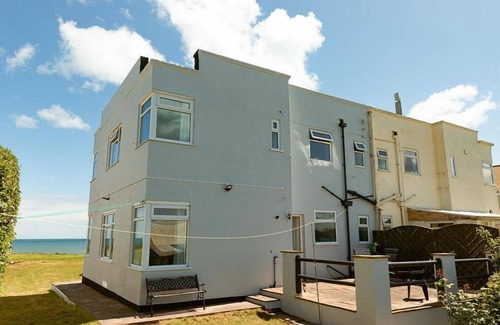 Bridlington Apartment | SEA VIEW APARTMENT WITH AMAZING VIEWS/3 BED BEACHFRONT BALCONY APARTMENT NEAR