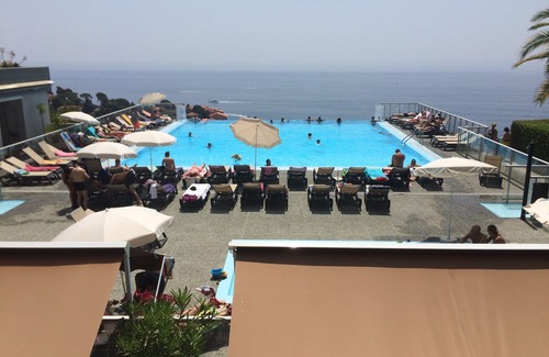 Cap d'Ail Apartment | Sea view apartment, infinity pool, sleeps 4-5 people, 5 minutes from Monaco