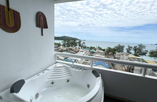 Patong Apartment | Sea view apartment with jacuzzi at Patong Tower