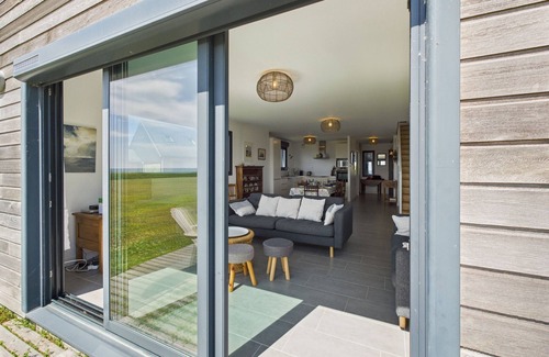 Plovan Ski Chalet | Sea view, beach access, 6 adults and 1 child