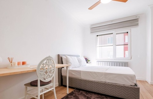 Kartal Apartment | Sea View Flat w Terrace, Jacuzzi Near Kartal Coast