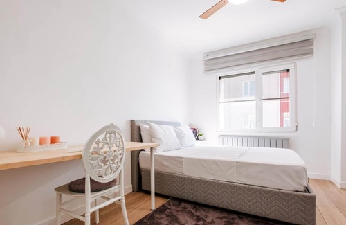 Kartal Apartment | Sea View Flat w Terrace, Jacuzzi Near Kartal Coast